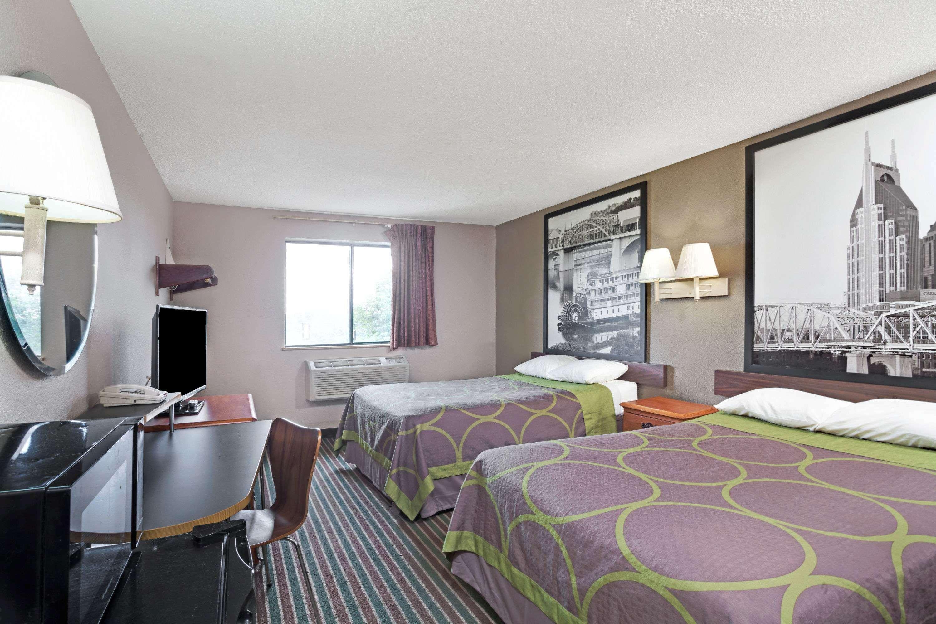 Super 8 By Wyndham Nashville/ Dntn/ Opryland Area Екстериор снимка