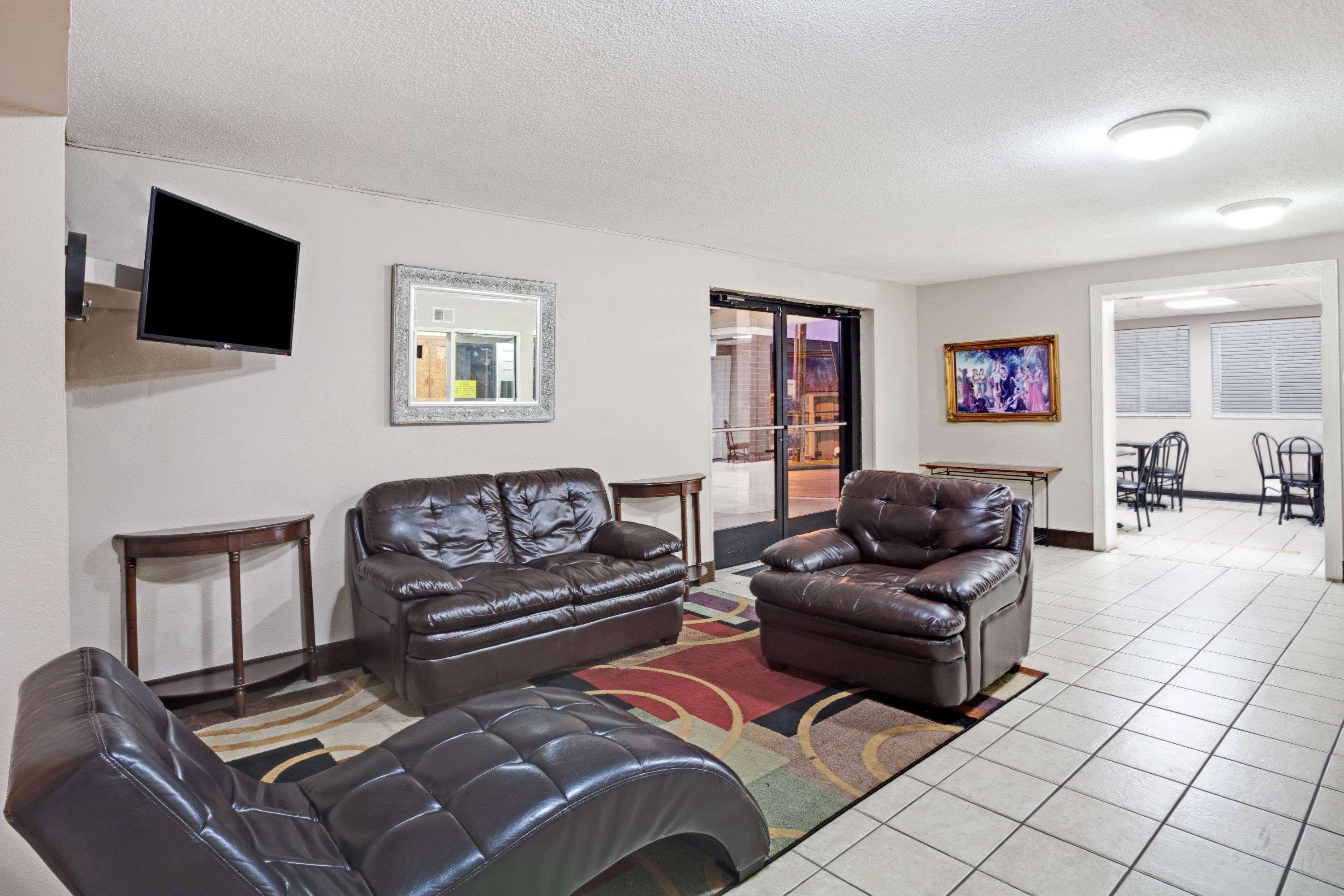 Super 8 By Wyndham Nashville/ Dntn/ Opryland Area Екстериор снимка